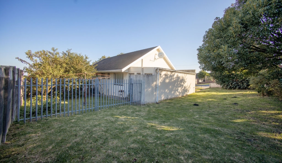 4 Bedroom Property for Sale in Sunnyridge Eastern Cape